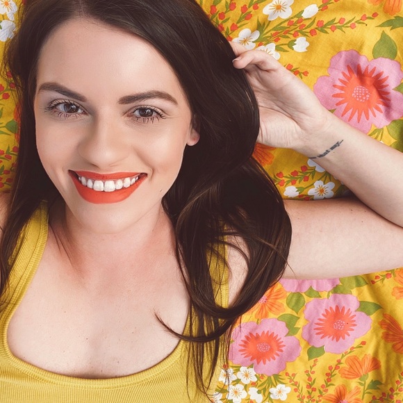 Meet your Posher! - Picture 2 of 4